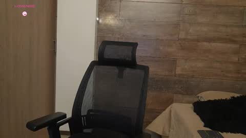 connor_h1 online show from 01-12-26, 04:07