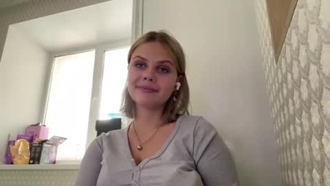 Snapshot of constancecovil chatting on 02-27-26, 11:32 Viktorina online show from 02-27-26, 11:32