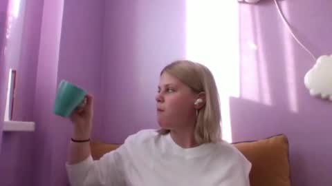 Viktorina online show from 03-18-26, 01:03