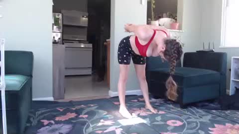 Snapshot of constantcumquest chatting on 10-17-25, 04:31 ANR Mommy online show from 10-17-25, 04:31