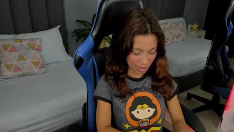 Snapshot of cora22_ chatting on 03-11-25, 01:34 CORA online show from 03-11-25, 01:34