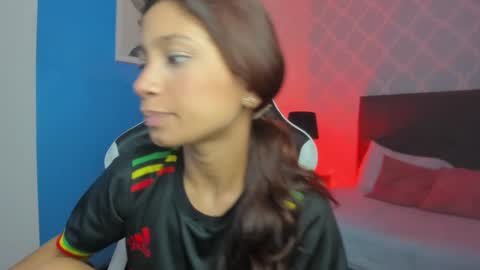 Snapshot of cora22_ chatting on 09-27-25, 12:21 CORA online show from 09-27-25, 12:21