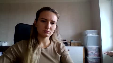 Snapshot of cora_fora chatting on 09-16-25, 08:04 cora_fora online show from 09-16-25, 08:04