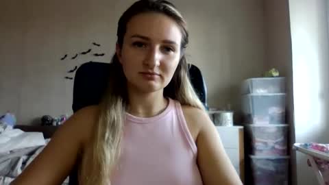 Snapshot of cora_fora chatting on 10-07-25, 09:28 cora_fora online show from 10-07-25, 09:28