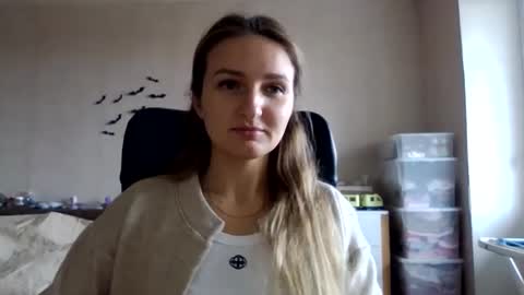 Snapshot of cora_fora chatting on 10-15-25, 08:14 cora_fora online show from 10-15-25, 08:14