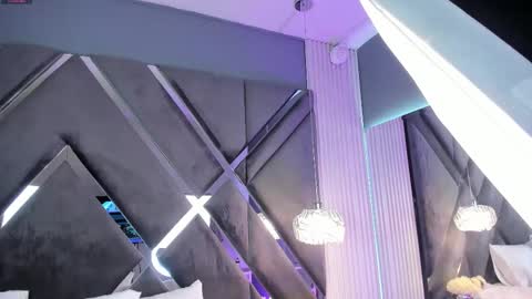 Coral online show from 10-25-25, 04:42