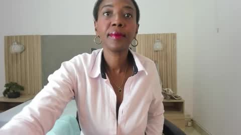 C O R A  L online show from 11-13-25, 01:59