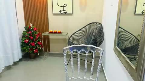 Coral online show from 12-04-25, 11:08