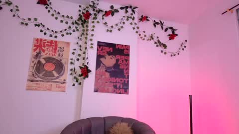 Snapshot of coraliebronson chatting on 05-22-26, 12:40 Coralie Bronson online show from 05-22-26, 12:40