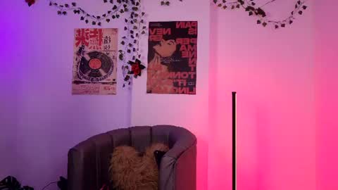 Coralie Bronson online show from 07-18-26, 12:37