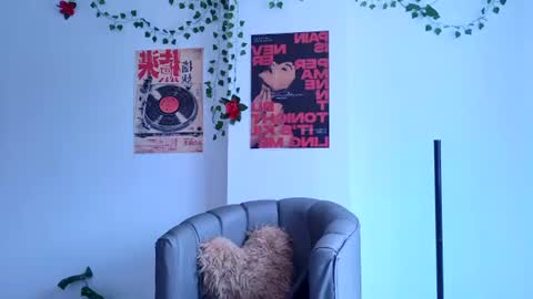Coralie Bronson online show from 07-28-26, 06:42