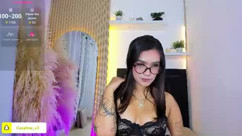 Coraline connected from 10 pm to 6 am Colombia time online show from 06-10-26, 12:37