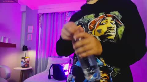 Coral Stefani online show from 01-20-25, 05:26