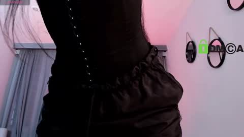 Coral Stefani online show from 11-20-25, 10:20