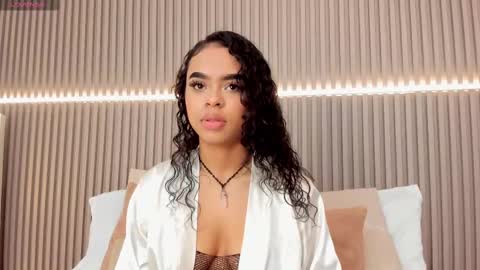 coralineross_ online show from 03-01-25, 11:17