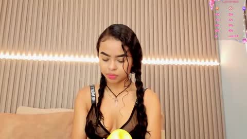 coralineross_ online show from 03-11-25, 11:12