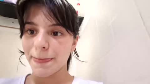 Snapshot of coralinexxx07 chatting on 09-19-25, 09:37 Coraline uwu Bienvenidos al dulce mundo de Coraline Hola amores soy Coraline Una chica tierna juguetona online show from 09-19-25, 09:37