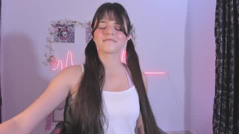Coraline uwu     Bienvenidos al dulce mundo de Coraline    Hola amores soy Coraline  Una chica  tierna juguetona online show from 04-25-26, 03:42