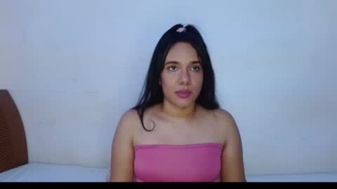 Snapshot of coralmonroe chatting on 07-15-26, 09:31 coralmonroe online show from 07-15-26, 09:31