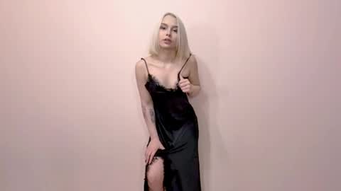 Snapshot of corenelossa chatting on 05-24-26, 08:30 Bella online show from 05-24-26, 08:30