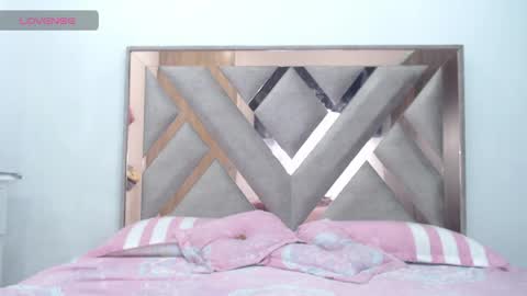 corina_smith28 online show from 04-26-26, 08:39