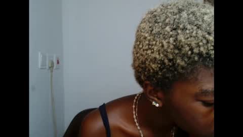 Snapshot of cornxcuntx chatting on 10-22-25, 09:20 cornxcuntx online show from 10-22-25, 09:20