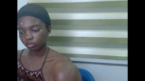 Snapshot of cornxcuntx chatting on 11-18-25, 10:25 cornxcuntx online show from 11-18-25, 10:25