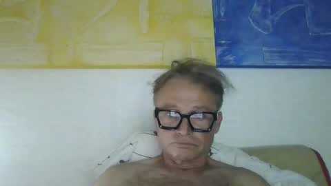 coroa4u online show from 11-24-25, 05:51