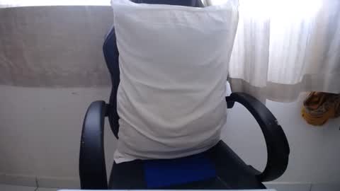 Snapshot of corolaxxl chatting on 11-25-25, 06:52 corolaxxl online show from 11-25-25, 06:52