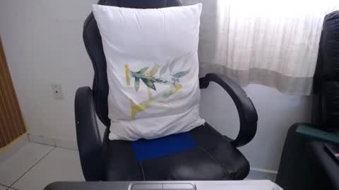 Snapshot of corolaxxl chatting on 03-04-26, 04:46 corolaxxl online show from 03-04-26, 04:46