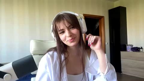 Snapshot of corrienavanjo chatting on 07-18-26, 12:31 corrienavanjo online show from 07-18-26, 12:31