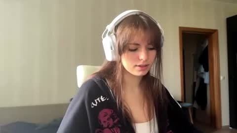 Snapshot of corrienavanjo chatting on 07-20-26, 01:57 corrienavanjo online show from 07-20-26, 01:57