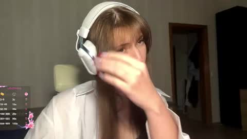 Snapshot of corrienavanjo chatting on 07-30-26, 04:17 corrienavanjo online show from 07-30-26, 04:17