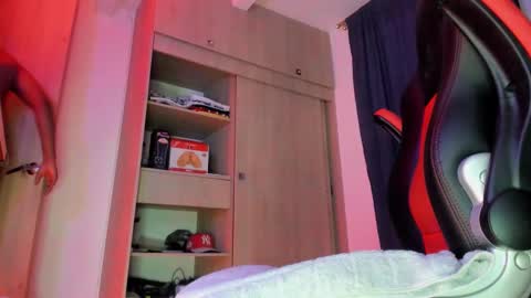 Corvis Xnc0012 online show from 10-15-25, 07:41