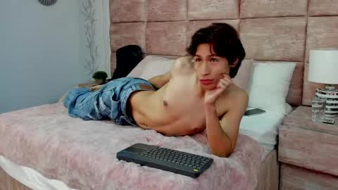 Snapshot of corygreenn chatting on 06-04-26, 12:11 CoryGreen online show from 06-04-26, 12:11