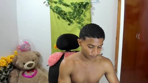 Snapshot of corzoethan chatting on 01-05-25, 11:33 Ethan online show from 01-05-25, 11:33