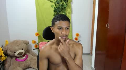 Snapshot of corzoethan chatting on 01-22-25, 11:53 Ethan online show from 01-22-25, 11:53