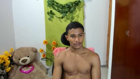 Snapshot of corzoethan chatting on 01-25-25, 11:43 Ethan online show from 01-25-25, 11:43