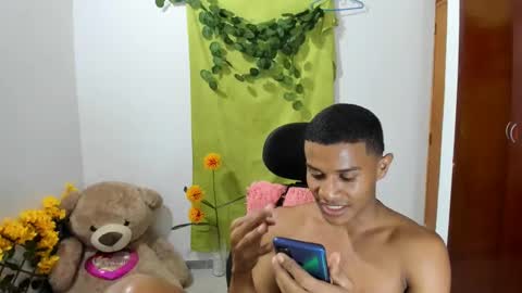 Snapshot of corzoethan chatting on 02-10-25, 12:08 Ethan online show from 02-10-25, 12:08