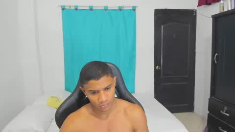 Snapshot of corzoethan chatting on 09-08-25, 11:48 Ethan online show from 09-08-25, 11:48