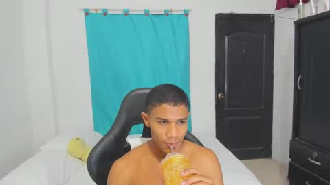 Snapshot of corzoethan chatting on 09-30-25, 11:54 Ethan online show from 09-30-25, 11:54