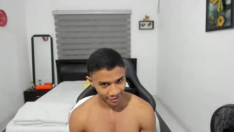 Snapshot of corzoethan chatting on 11-22-25, 11:15 Ethan online show from 11-22-25, 11:15