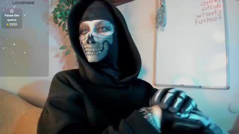 cos_operator online show from 10-30-25, 07:14