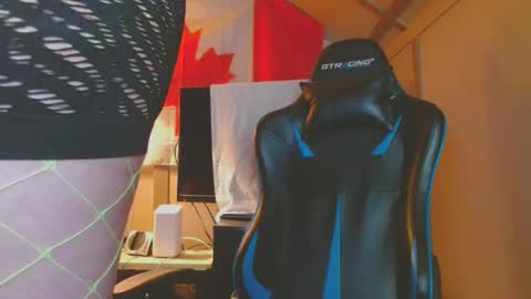 Snapshot of cosmicjones88 chatting on 01-28-25, 04:19 cosmicjones88 online show from 01-28-25, 04:19