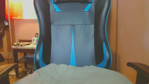 Snapshot of cosmicjones88 chatting on 03-09-25, 04:11 cosmicjones88 online show from 03-09-25, 04:11