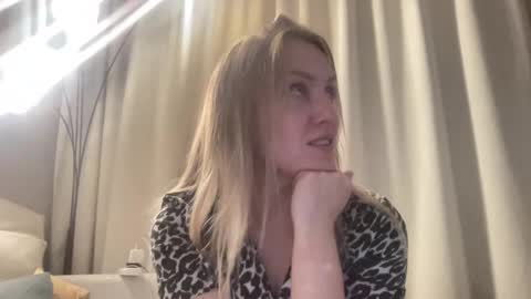 cosmo_blondiee online show from 09-15-25, 03:12