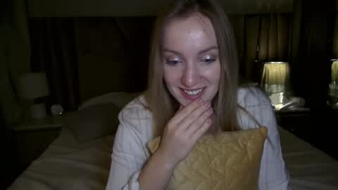 cosmo_blondiee online show from 10-07-25, 06:16