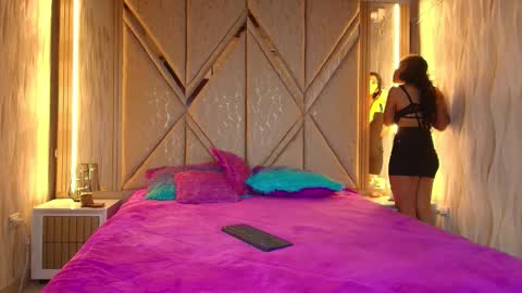 Ricardo  Isabella online show from 11-18-25, 07:40