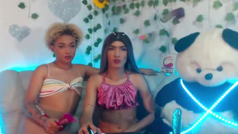 Snapshot of couple_sweet1016 chatting on 03-10-25, 06:45 ALEXA KIM online show from 03-10-25, 06:45