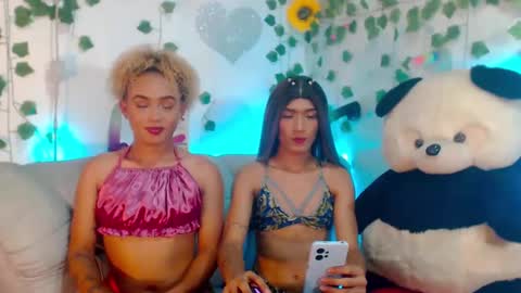 Snapshot of couple_sweet1016 chatting on 03-12-25, 05:49 ALEXA KIM online show from 03-12-25, 05:49